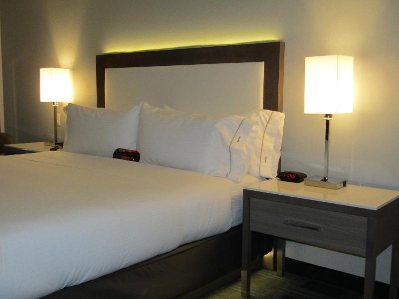 Holiday Inn Express & Suites San Diego - Mission Valley By Ihg Zewnętrze zdjęcie